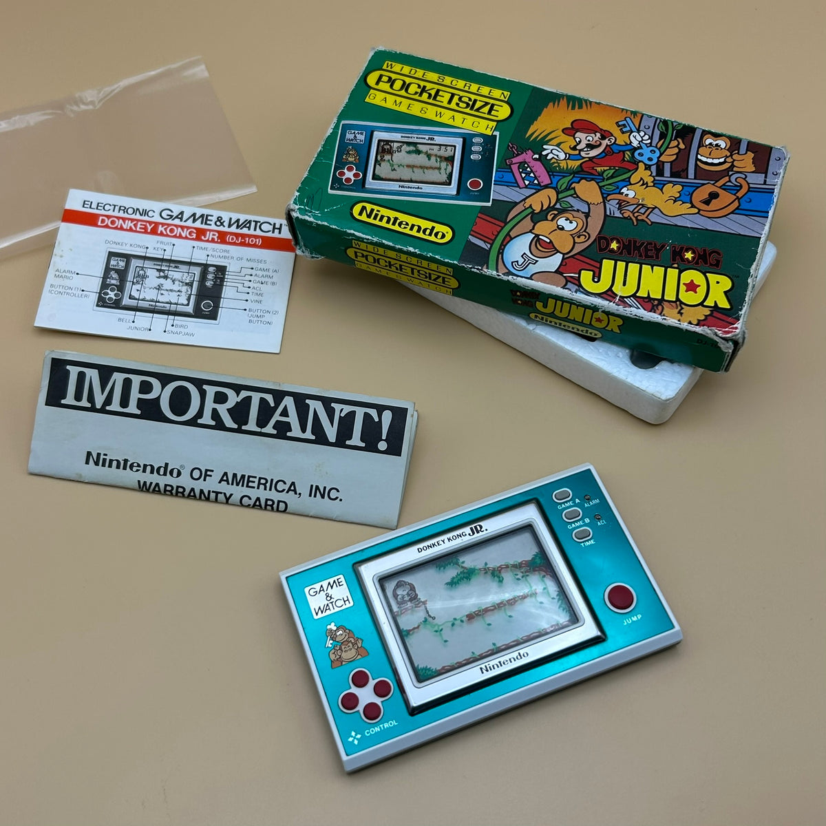 POCKETSIZE DONKEY KONG JR. Nintendo Game & Watch DJ-101 Boxed Vintage 1982